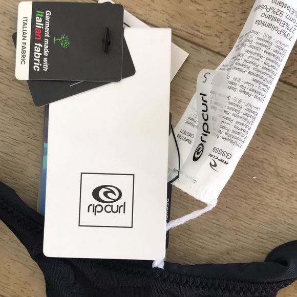 Rip Curl racerback black bikini top - Picture 2 of 3